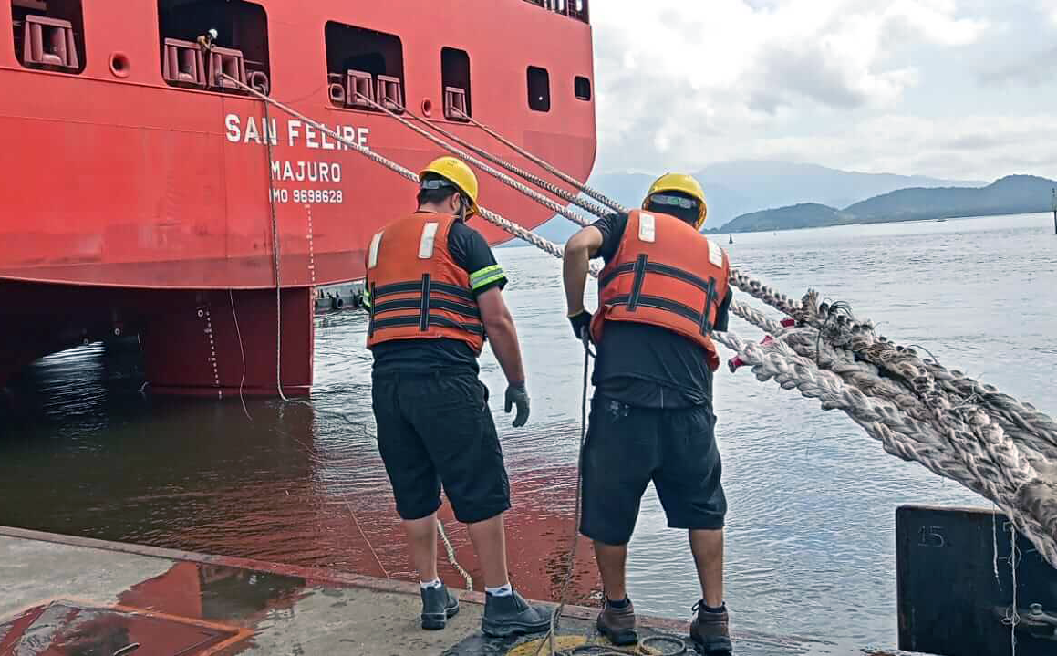 Amarração e Serviço de Lançamento